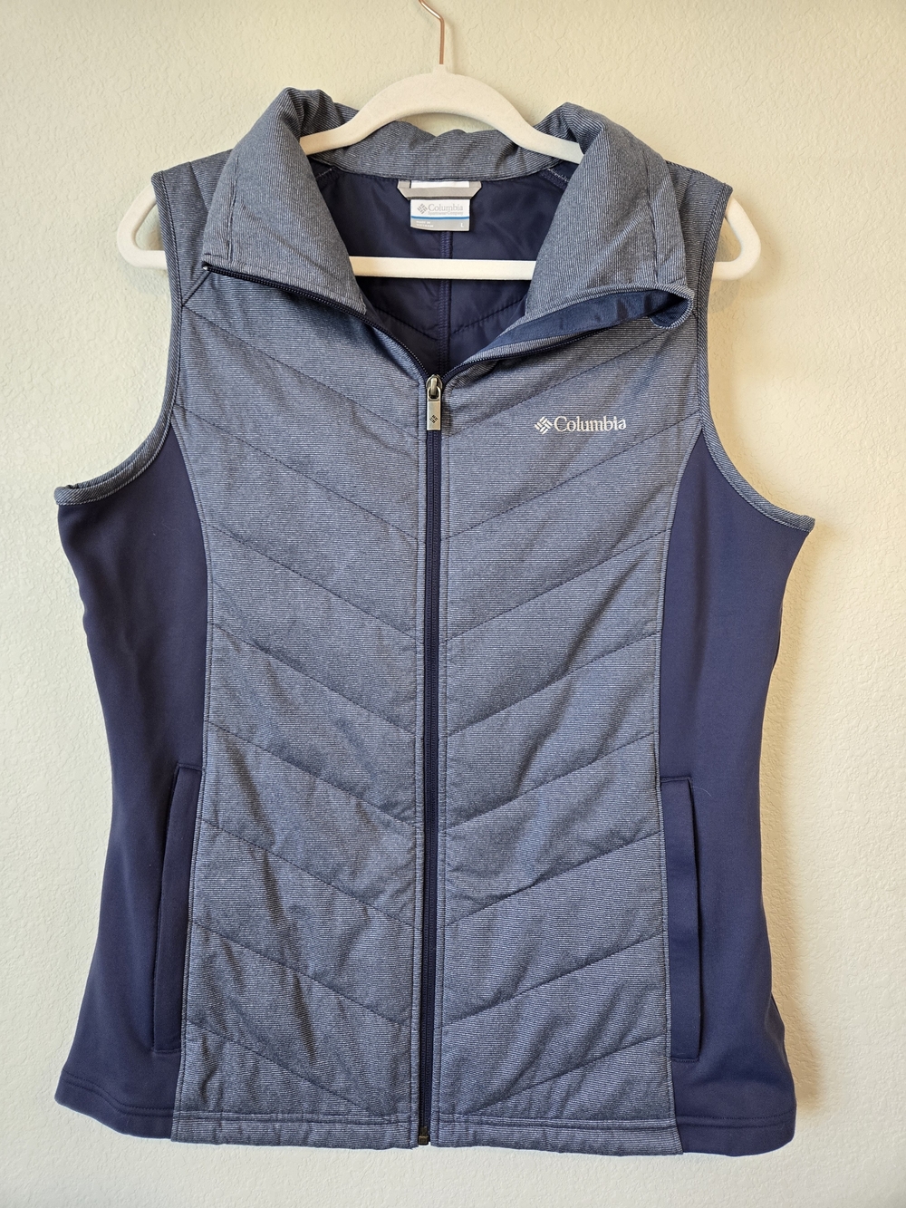 Columbia Women's Navy Quilted Softshell Vest